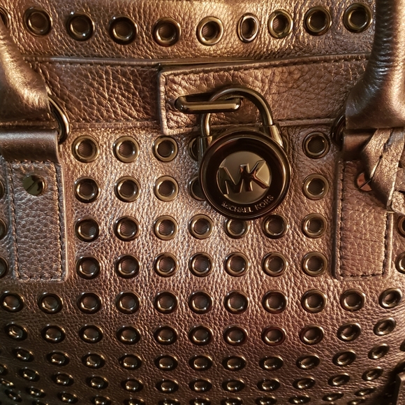 Michael Kors Very Unique Large Bag Pewter bag with Gun Metal rivets. - Picture 7 of 8